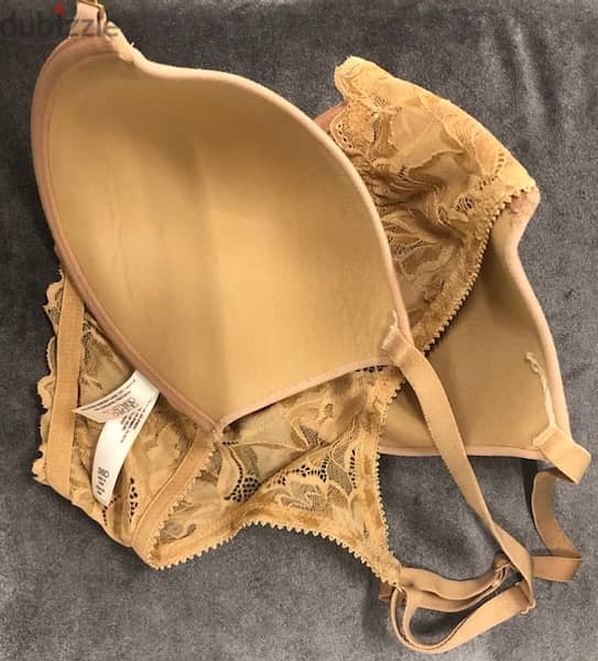 soutien beige color, brand, used twice, size 38D 5
