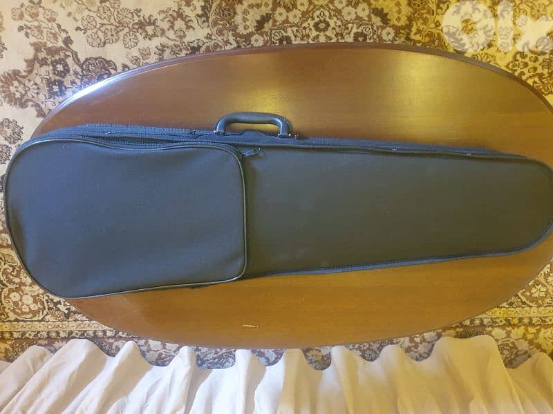 new violin 4/4 in box 4
