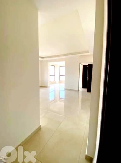 SPACIOUS APARTMENT IN VERDUN PRIME / SEA VIEW (200Sq) 3 BEDS (BT-102)