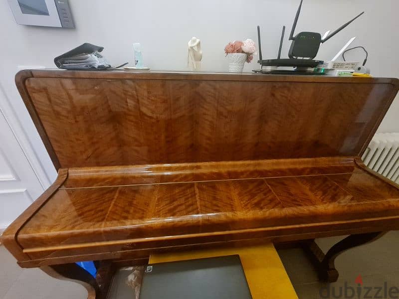 piano very clean  brand rosler 0