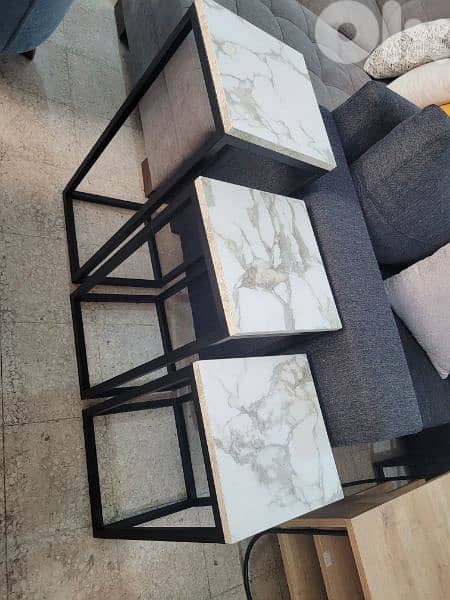 3 sizes Tables 1