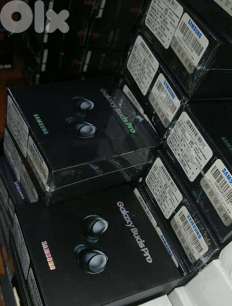 Big collection of galaxy buds pro wirless new for all ohone 1