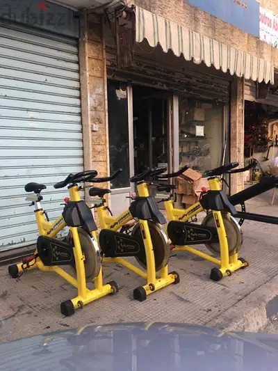 spinning bike like new body strong super heavy duty very good quality