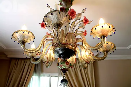 MURANO Chandelier “hangs from the ceiling” @ 3000$