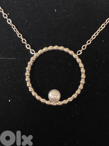Pearl necklace 0