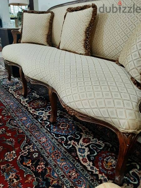 classic sofa set with tables 3