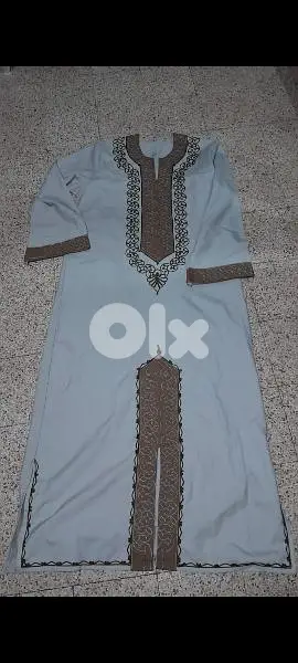 للبيع عبايه نسائيه