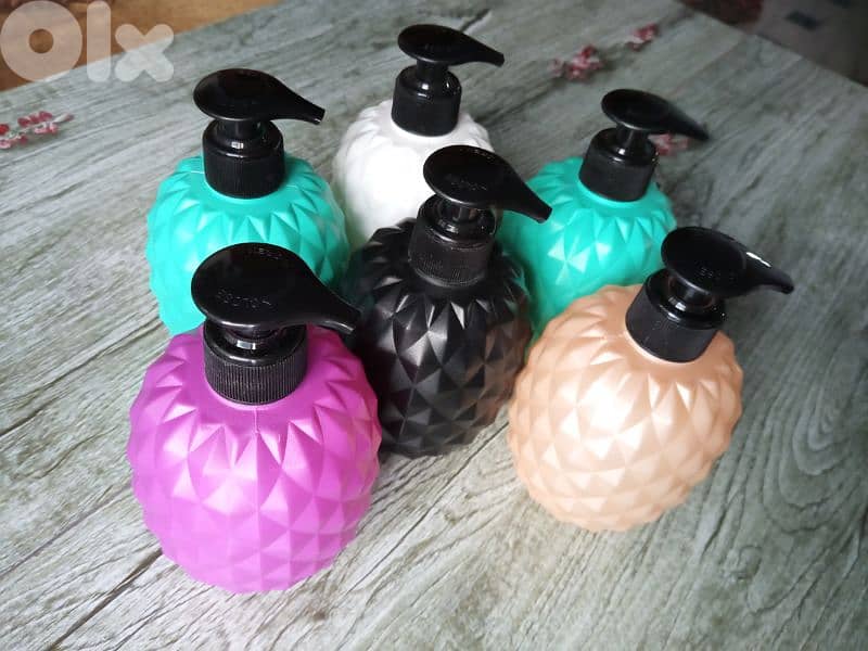 adorable soap dishes and dispensers! 3