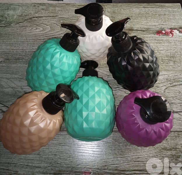 adorable soap dishes and dispensers! 4
