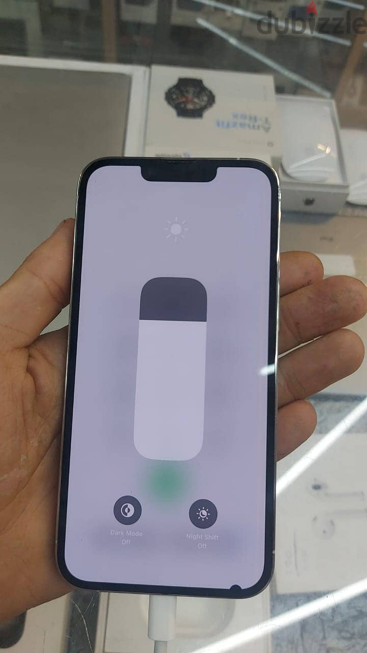 Iphone 13 pro 256  bttry 89% changed screen orange line from the right 1