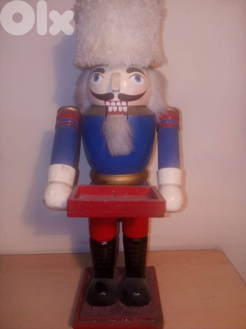 nutcrackers  38cm starting 10$ 0