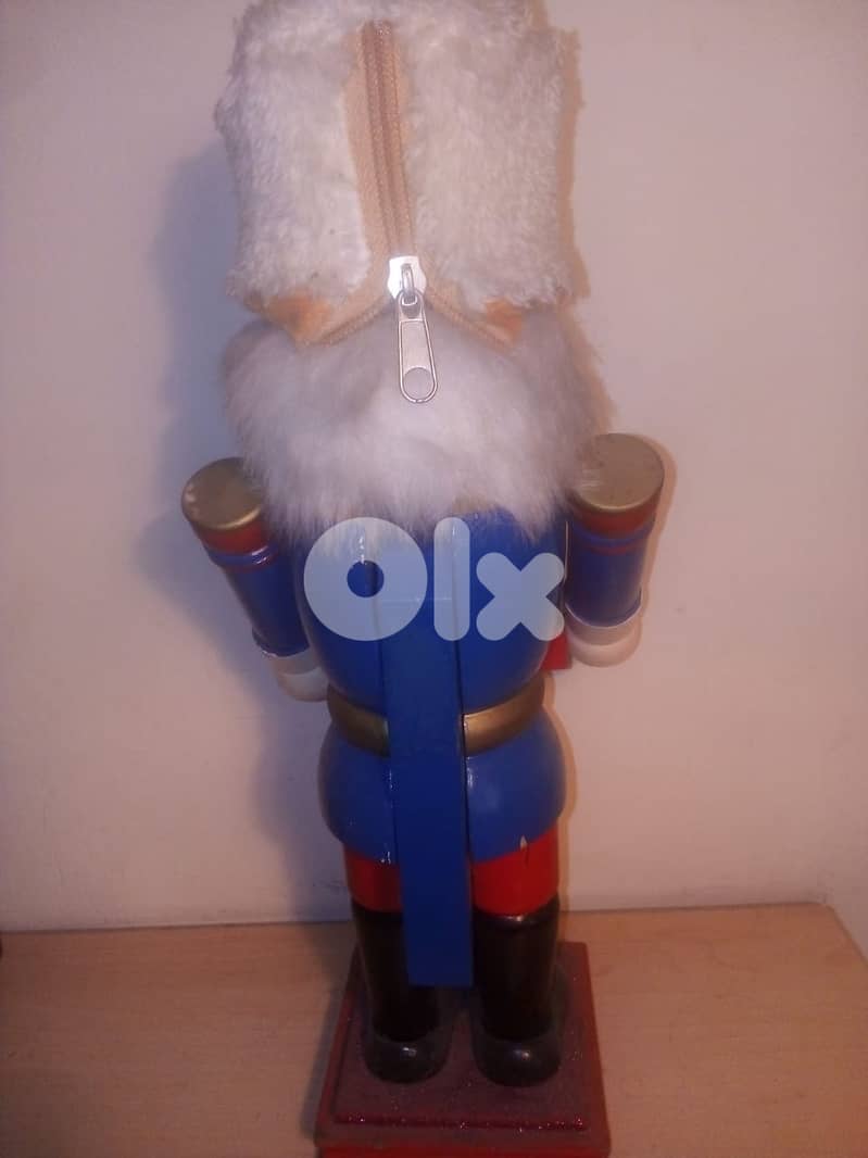 nutcrackers  38cm starting 10$ 1