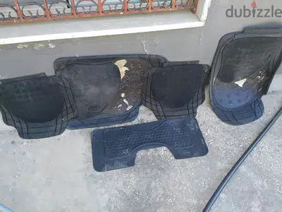 Nissan versa floor carpet دعسات مستعملة سيارة نيسان