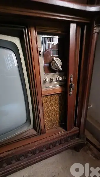 Magnavox tv console