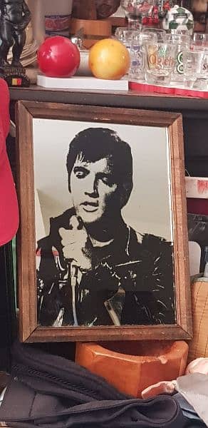 elvis mirror 0