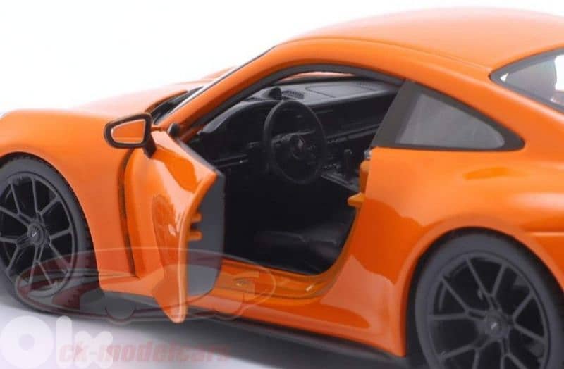 Porsche 911 GT3 diecast car model 1:24 3