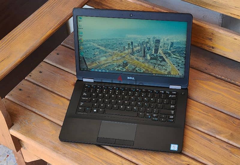 Core i7 6th with R7 M360 2GB 1