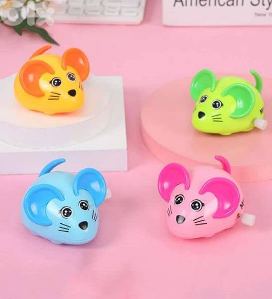 Fast cute crawling crocodile and mouse 2