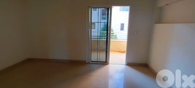 L12587-Villa With Garden and Panoramic Sea View for Rent In Fatqa