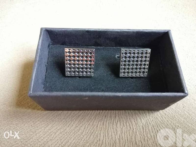 Cufflinkss 0