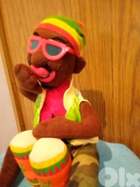 AFRIKAN SINGING & MOVING on DRAMS MAN Working As new mechanism Toy=22$ 4