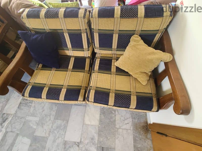 Very Affordable 12 seats living room 1