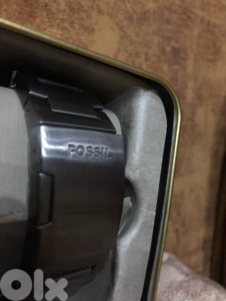 جديدة بالبوكس new fossil original for sale in tripoli((hottt pricee 1