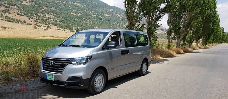 rent Van Hyundai 12 seats 0