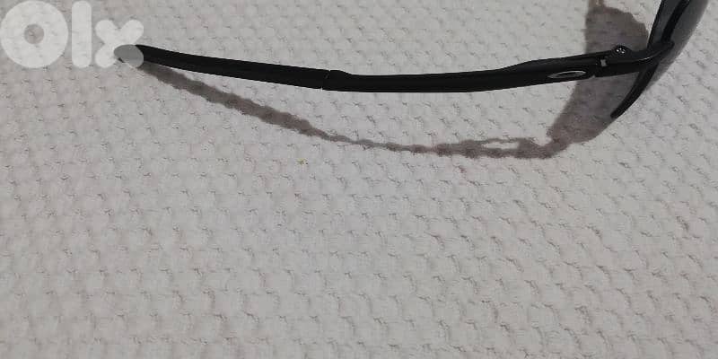 original Oakley sun classes bargain price less than half of original 3