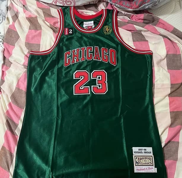 bulls jordan 23  special edition rare jersey from 1997/1998 0
