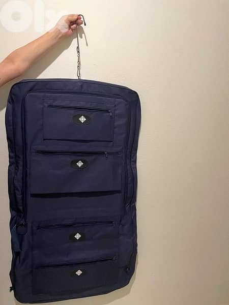 Valise pour costumes 0