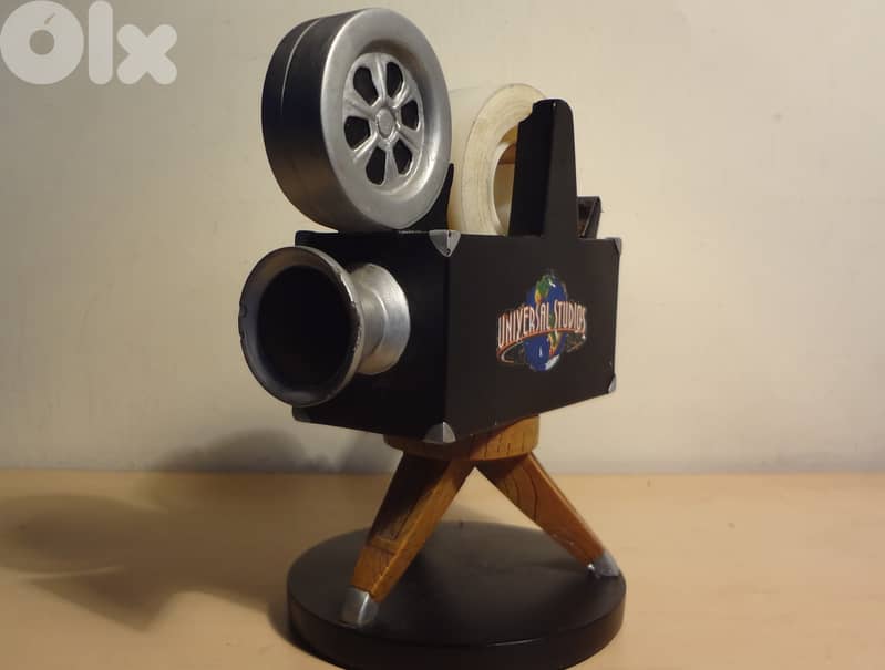 Universal studios decorative wooden scotch tape dispenser camera figur 1
