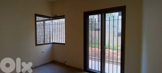 L12891-Spacious Apartment with Garden for Sale in Kfarhbeib
