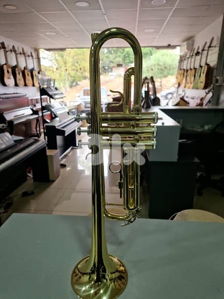trumpet bach gold package ترومبيت جديدة مع كامل اغراضها 2