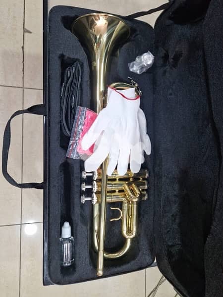 trumpet bach gold package ترومبيت جديدة مع كامل اغراضها 3