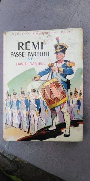 كتاب قديم. . . . . 0