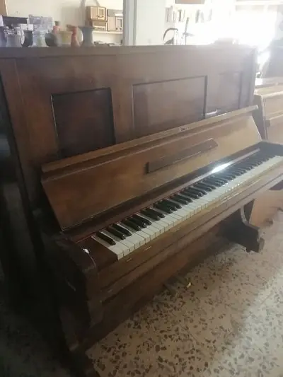 بيانو الماني خارق النظافة للعذف ممتاز جدا سعر لقطة piano