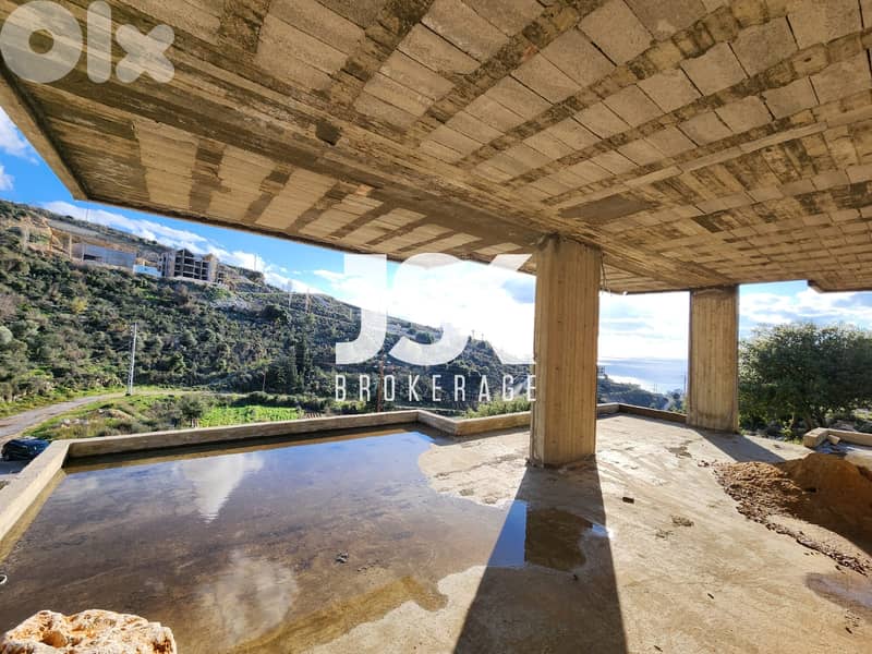 L12960-1000 SQM Building For Sale In Halat With A Beautiful View 0