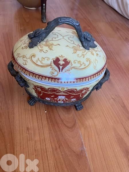 bonbonnière and ashtray 3
