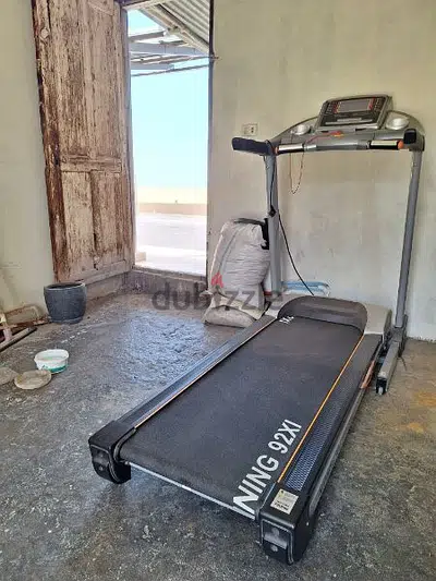 Treadmill 3 H. P. 125 kg (Barely Used) Treadmill 3 H. P. 125 kg (Barely Used)