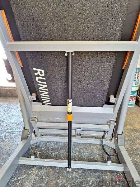 Treadmill 3 H. P. 125 kg (Barely Used) 2