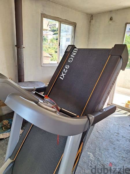 Treadmill 3 H. P. 125 kg (Barely Used) 4