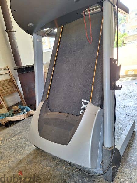 Treadmill 3 H. P. 125 kg (Barely Used) 7