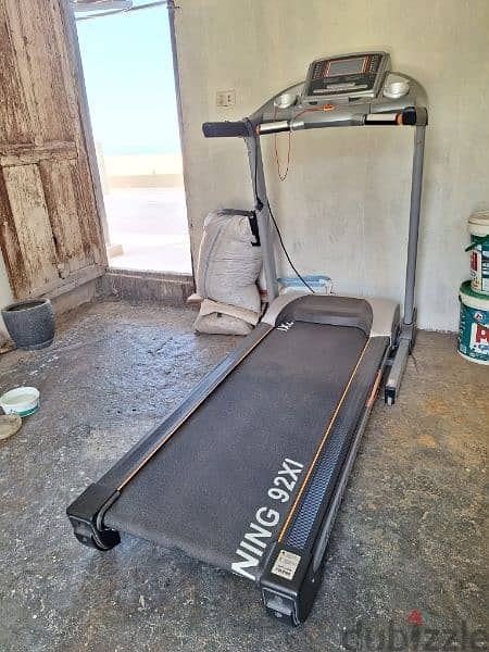 Treadmill 3 H. P. 125 kg (Barely Used) 10