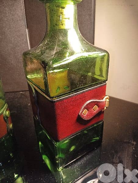 Vintage set of green bottle glass decanter with leather wrap 2
