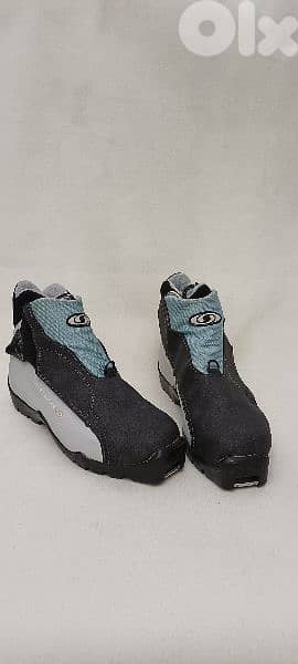 ski shoes/salomon 0