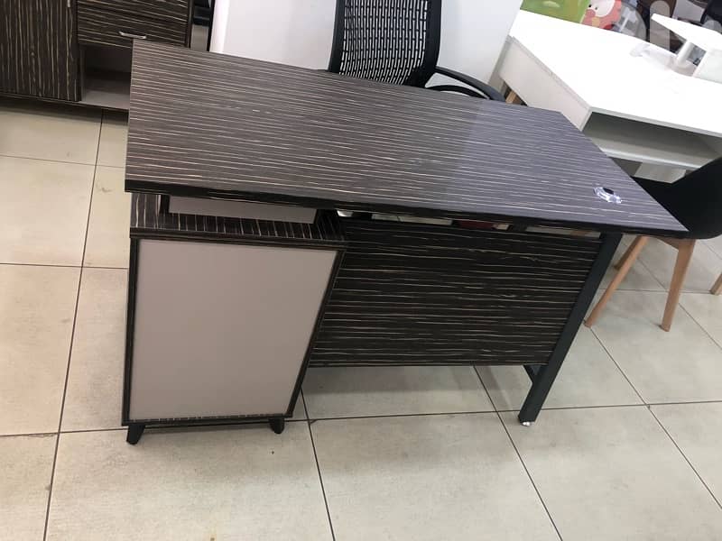 office desk t3 0