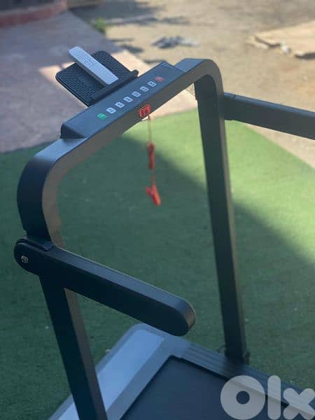 Now 299$  was 380$ (Slim motorized treadmill) 3