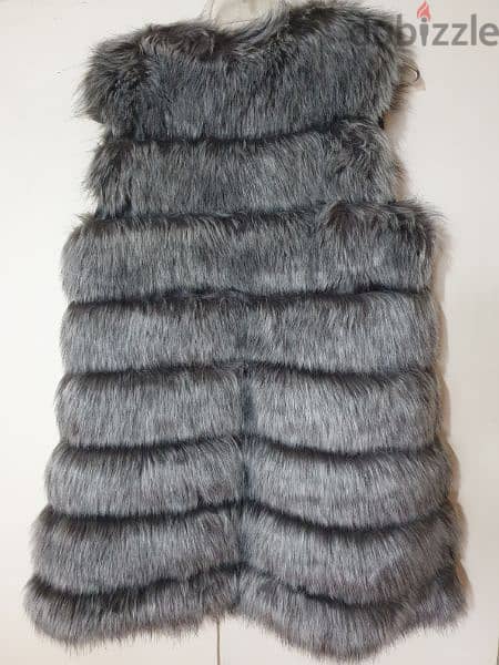faux-fur gilet 1