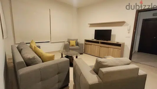 Geitawi Mar Mkhayil 2 bedroom apartment for Rent with City views